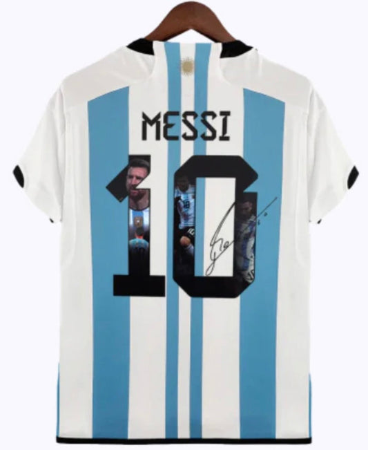 MAGLIA ARGENTINA ( 3 STELLE CON FIRMA MESSI , E PATCH NUMERO SPECIALE ) 2022/23 ( NAZIONALI )